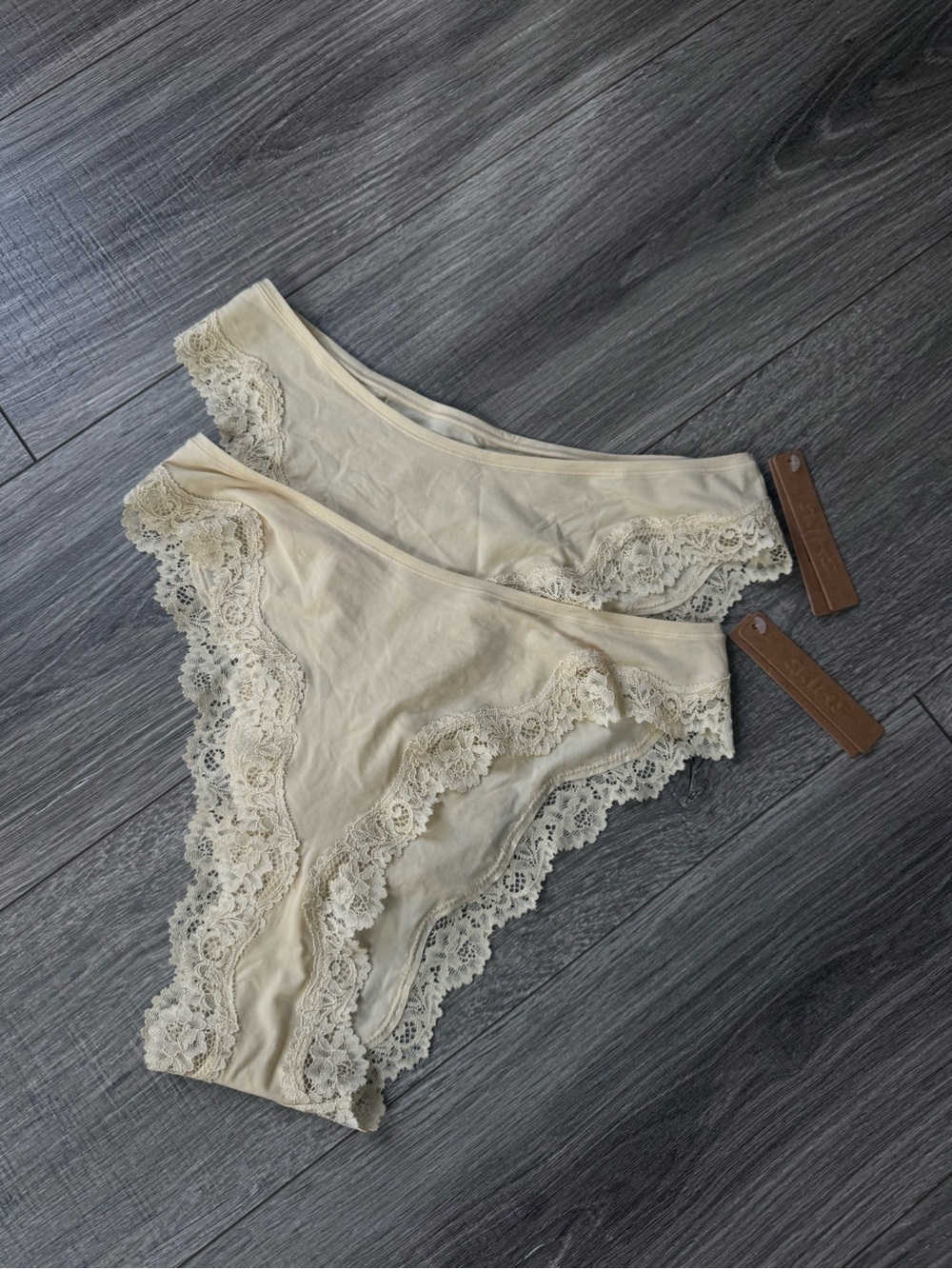SKIMS Lace-Trim Bikini Panties - Cream